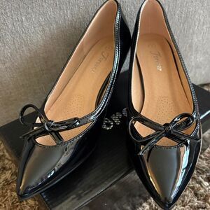Forever Link Black Patent Pump Heels with Bow Detail Size 7